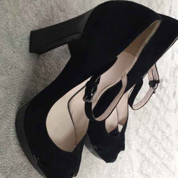 Black KORS Michael Kors heels - Picture 2 of 4